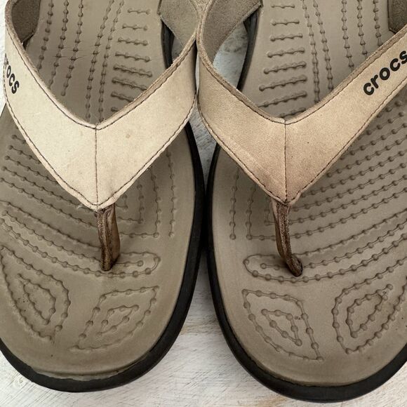 Crocs Women's Capri IV Sandal Mushroom/Espresso Brown Thong Size 9 - Picture 5 of 7